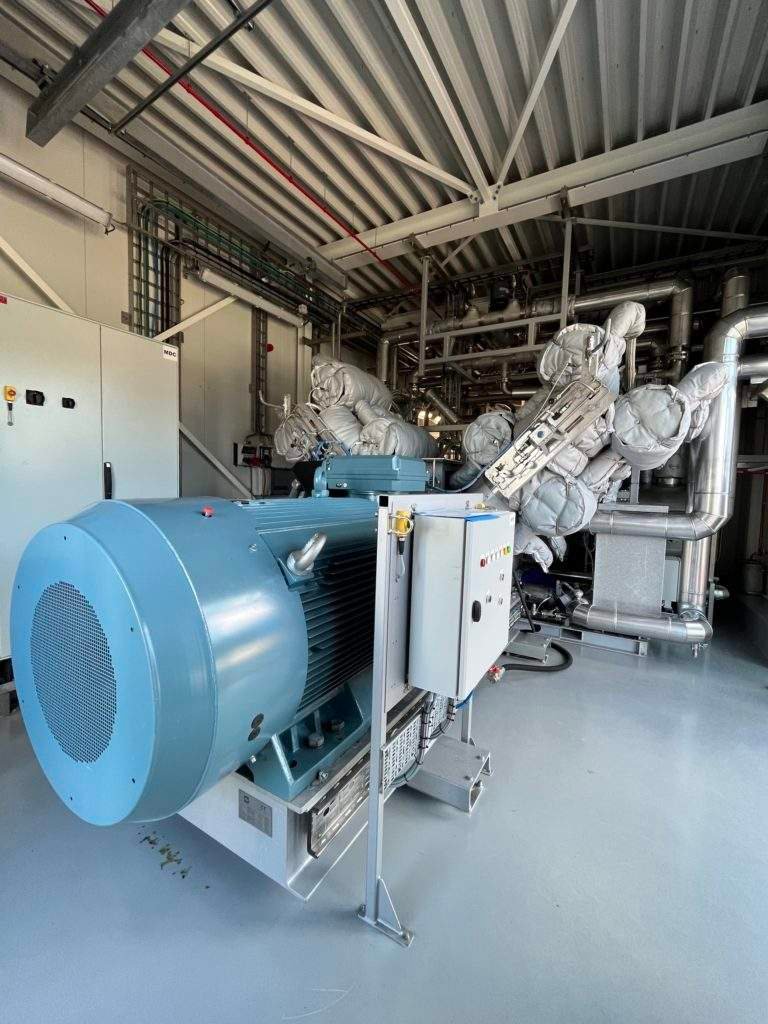 Industrial heat pump